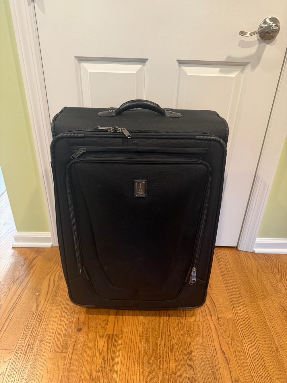 TravelPro Crew 11 26" Expandable Upright Suitcase - Black